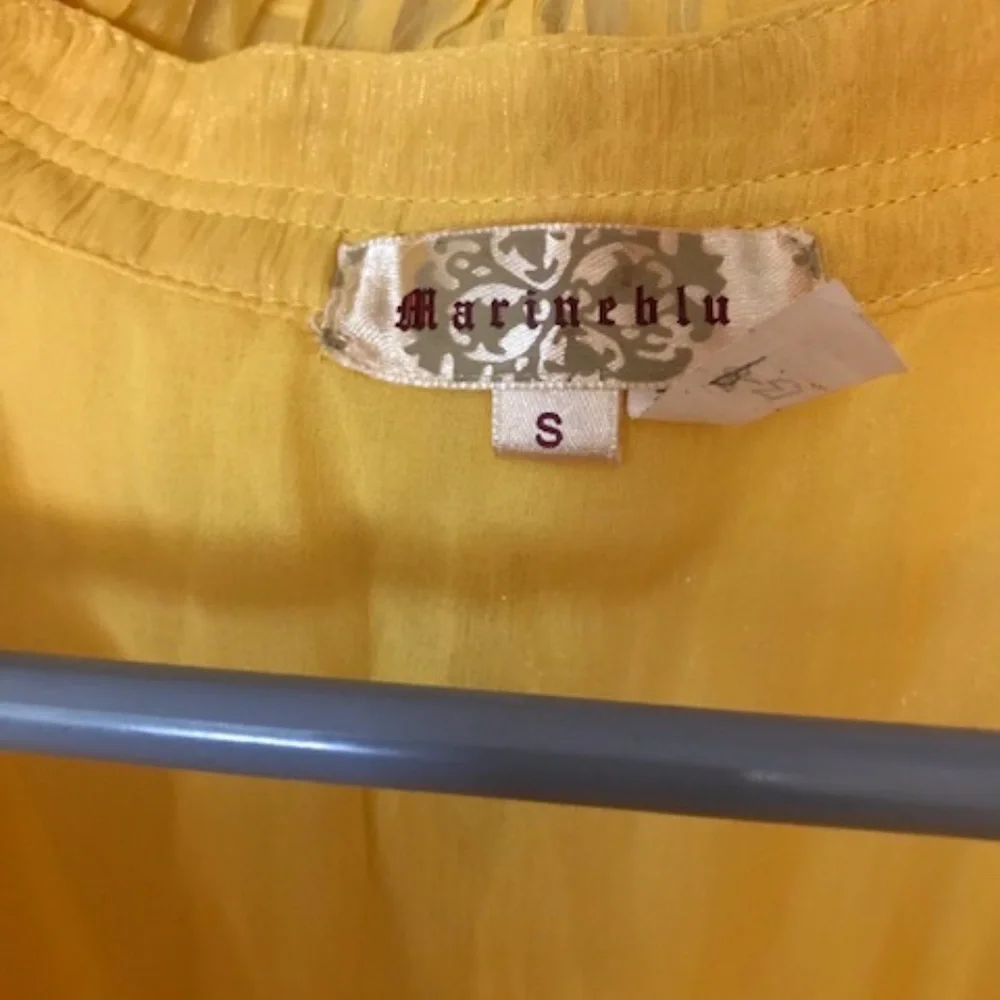 NWOT Yellow sleeveless ruffle blouse - Picture 4 of 6